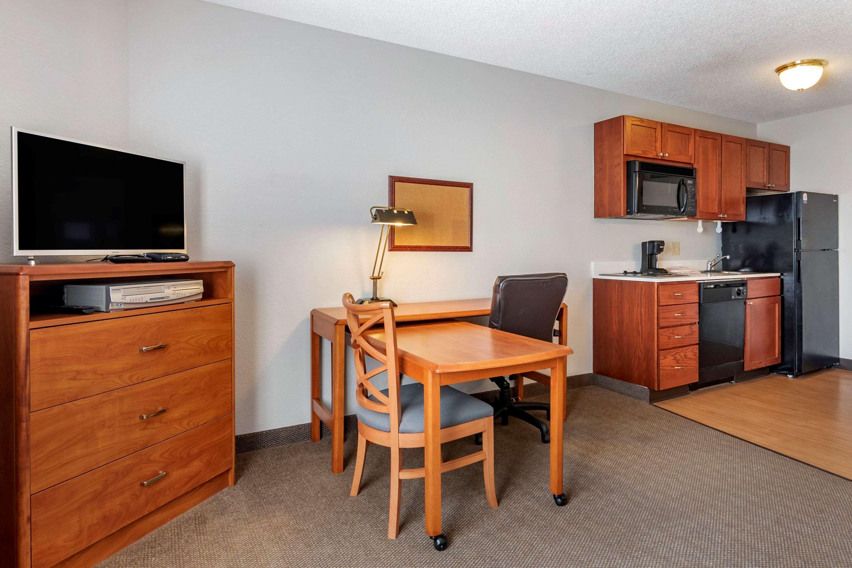 Mainstay Suites Emporia Dış mekan fotoğraf